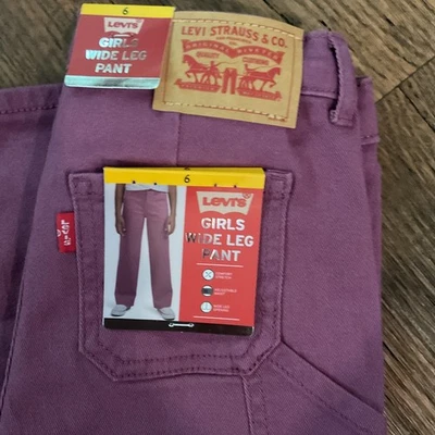 Pantalones de mezclilla elásticos de pierna ancha Levi's para niñas talla 6 néctar de uva cintura ajustable Foto 1 de 2