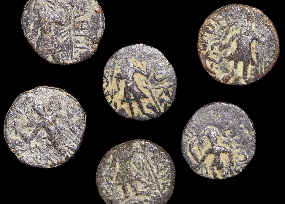 One Ancient Kushan Empire Quarter Coin (30-375 CE) from Various Rulers - Image 1 of 1