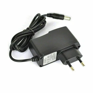 EU 8.4V Ladegerät Adapter Ladegerät für 1A 1000mA Lithium Ionen Akku Li-Ion Neu - Bild 1 von 3