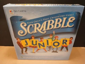 Scrabble JR Your Childs First Spelling Brettspiel NEU - Bild 1 von 1