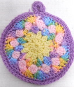 Hecho a mano ganchillo colores pastel de doble cara almohadilla caliente - Imagen 1 de 5