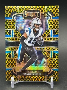 2023 Panini Select - Jonathan Mingo #16 Gold Dragon Scale Prizm 2/10 (RC)🔥 - Foto 1 di 10