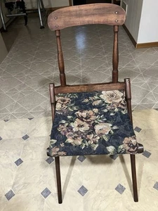 Beautiful 19th Century Antique Folding Camp Meeting Campaign Chair Carpet Seat - Picture 1 of 5