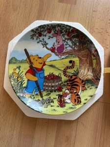 Bradford Exchange "Una manzana para ti Winnie the Pooh" Plato Pooh Piglet Tigger 41 - Imagen 1 de 4