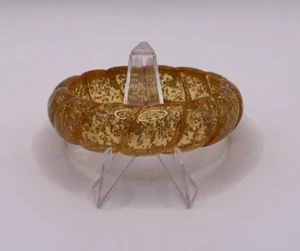 Vtg Carved Lucite Bangle Apple Juice/translucent with gold tone flecks/confetti - Picture 1 of 13