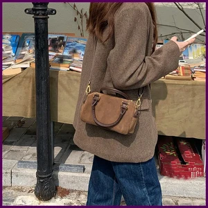 Schlichte und modische Wildlederimitat Schultertasche, Crossbody Bag, Damen klein - Bild 1 von 27