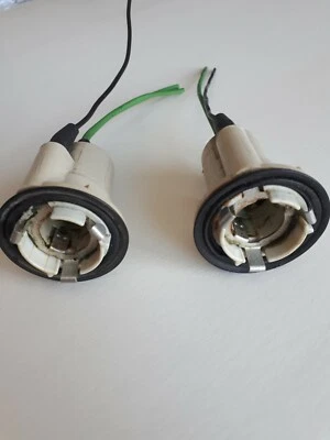 80-92 Cadillac Fleetwood Deville Brougham Luz Trasera Retroceso Lámpara Enchufe Foto 1 de 4