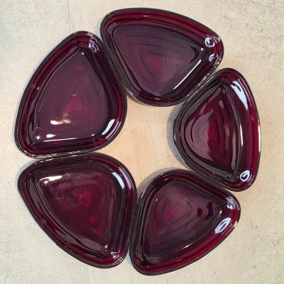 Anchor Hocking Set 5 Royal Ruby Red Triangle Manhattan Tray Inserts - Image 1 of 4