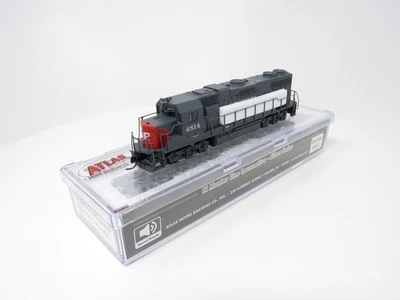 Atlas N 40004828 Southern Pacific SP EMD GP38-2 Phase II Diesel Locomotive - Image 1 of 4