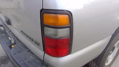 2004-2006 CHEVY SUBURBAN 1500 Tail Light Assembly Right Passenger - Image 1 of 3