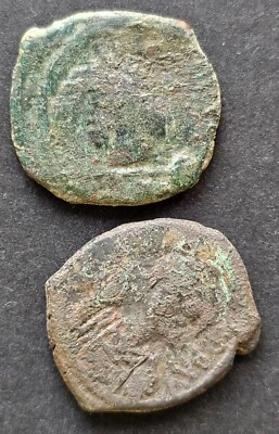 Monedas bizantinas de bronce. Lote de 2 monedas Foto 1 de 4