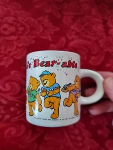 Vintage Hershey's Co. Chocolate Makes Like Bear-able Teddy Bear Mini Becher - Bild 1 von 4