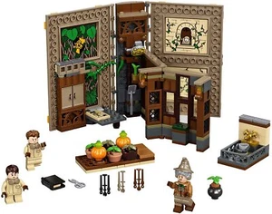 LEGO Harry Potter Hogwarts Moment: Classe di Erbologia 76384 - Foto 1 di 1