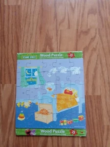 New 2011 Sesame Street Workshop 25 pc Wood Puzzle 8.64 in x 8.64 in Elmo in Bed - Picture 1 of 1