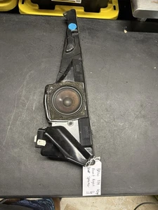 1997-2003 BMW E39 Front Right Door Speaker With Box OEM  - Picture 1 of 7