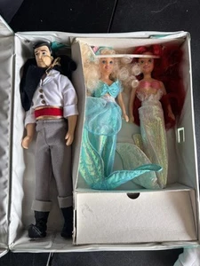 Muñecas Sirenita de Colección Años 90 Príncipe Eric Y Estuche de Transporte - Imagen 1 de 15
