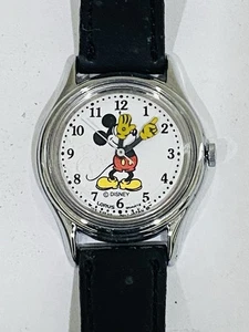 Reloj de cuarzo Magician Mickey Mouse Disney Lorus - Imagen 1 de 4