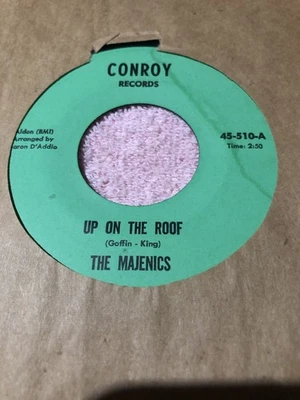THE MAJENICS up On The Roof / I Want To Dance 45 Soul Conroy 45-510 M- Vinyl - Image 1 of 2