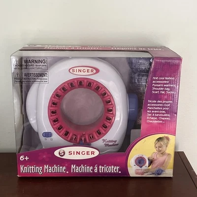 2010 Singer  Knitting Machine w/2 Skeins Yarn - Knitting Machine Kid Toy NEW - Image 1 of 4
