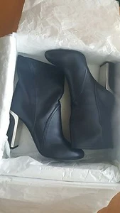 Christian Dior NIB $1140 calfskin leather navy blue ankle boots EU 38 US 8 - Picture 1 of 10