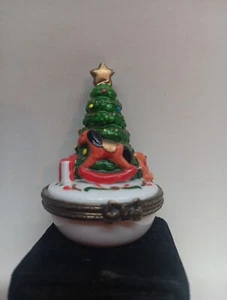 Vintage Hinged Trinket Box Hand Painted Christmas Tree Toys Gifts Holiday - Picture 1 of 7