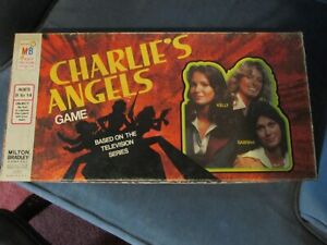 VINTAGE CHARLIES ANGELS BOARD GAME 1977 MILTON BRADLEY