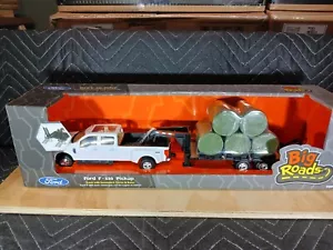 Ertl Big Roads 1:32 Ford F-350 Gooseneck Trailer w Bales, NIB - Picture 1 of 3