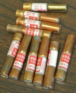 BOX of 10 / BUSS MIS-10 ACTUATOR FUSE / 10A / 600VAC / 250VDC / NEW SURPLUS - Picture 1 of 6