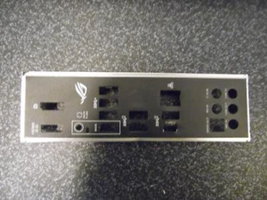 Asus IO SHIELD BLENDE Backplate Strix X570-F Gaming ROG Strix X570-F Gaming - Foto 1 di 2
