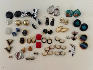 30 pr Vintage Fashion ALL Pierced Earrings Jewelry Lot Gold Silver w/enamel tone - Picture 1 of 6