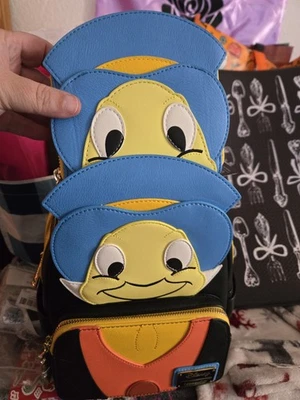 Mini Mochila y Cartera con Cremallera Loungefly Disney Jiminy Cricket Pinocho Nueva Foto 1 de 4