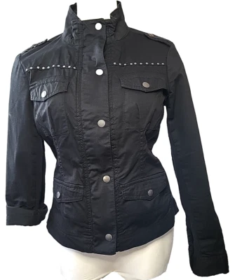 Chaqueta estilo militar Style & Co negra caqui tachuelas cremallera broches de presión pequeña pequeña Foto 1 de 4