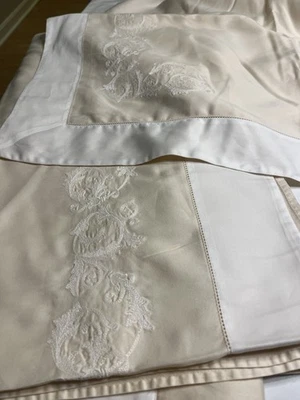 Sábana plana completa/queen de encaje bordado Yves Delorme con 2 fundas de almohada Italia Foto 1 de 4