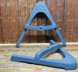 CENCO CHEMISTRY LAB EQUIPMENT CAST IRON STAND BASE THREADED 2PC LOT PAINTED BLUE - Picture 1 of 8