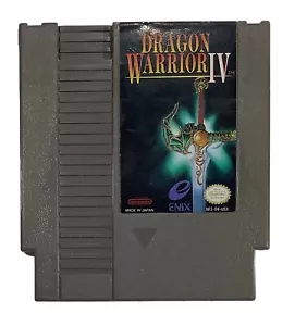 Nintendo Dragon Warrior IV solo cartuccia gioco NES 1985 TESTATO/FUNZIONANTE - Foto 1 di 6