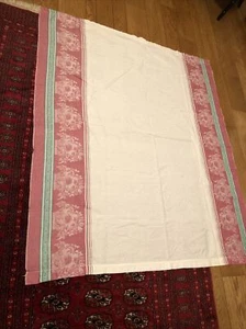 Vintage Linen Tablecloth Floral red green design 54” By 62” Christmas - Imagen 1 de 2