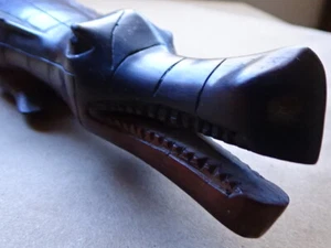 RARE.Amazing Hand Carved Heavy Hardwood Crocodile Figurine Age & Origin Unknown - Picture 1 of 9