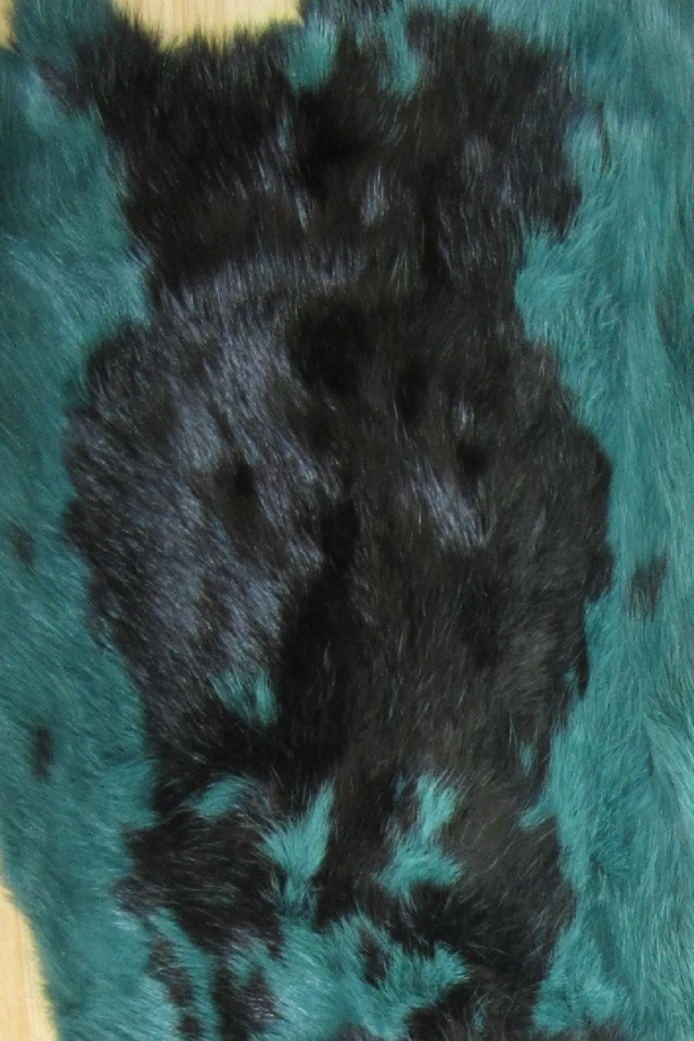 Kaninchen Felle, grün gefärbtes  Kanin,  - Bild 1 von 1