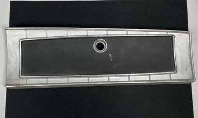 1965 Dodge Coronet 500 caixa de luvas porta painel tampa acabamento moldura - Imagem 1 de 4