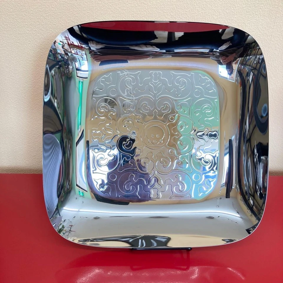 Alessi Dressed Square Vassoio Marcel Wanders 2011 Acciaio inossidabile con sc... - Immagine 1 di 4