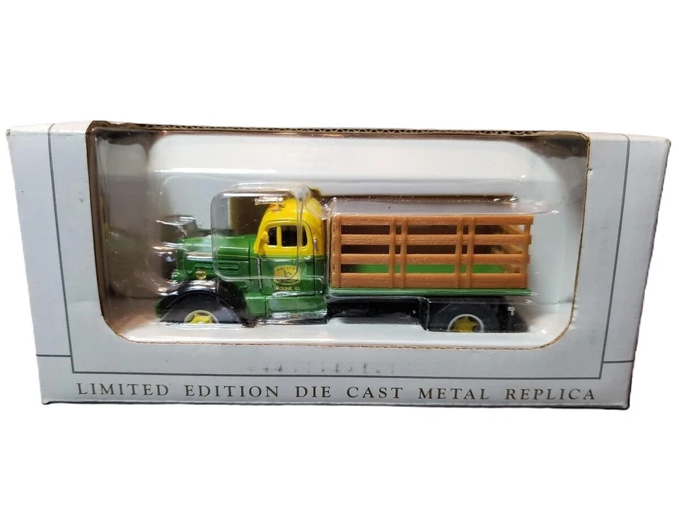 Plataforma de estacas SpecCast 38015 1:50 John Deere blanca WC22 Foto 1 de 1