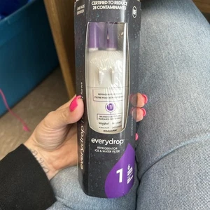 Everydrop Push-in Refrigerator Water Filter 1 - Picture 1 of 3