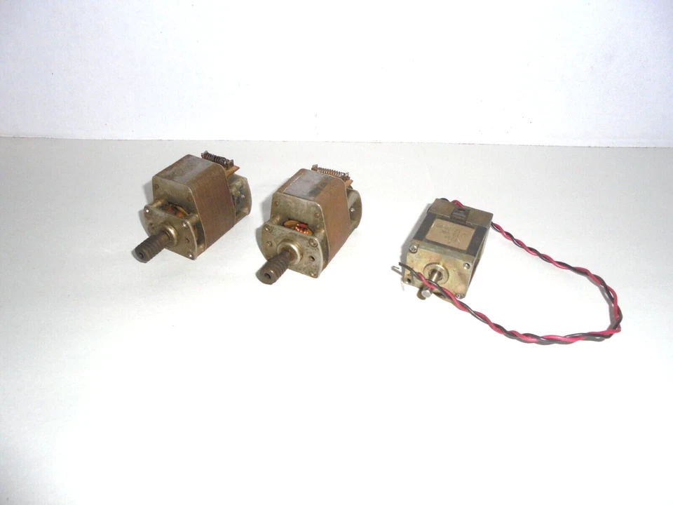 STANDARD OR O GAUGES TRAINS THREE ENGINE MOTORS - Image 1 of 3