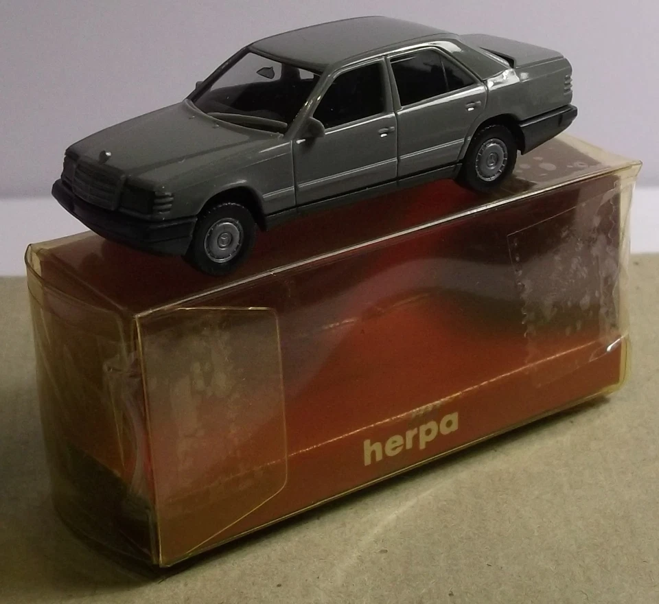 Micro Herpa Ho 1/87 Mercedes Benz 300 E Verde Grigio IN Box - Immagine 1 di 3