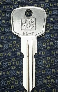 CURTIS BLANK KEY BL-7 - Picture 1 of 2