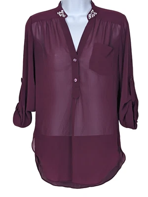 Blusa Top IZ Byer Talla XS de Gasa Muy Transparente Manga con Pestaña Redonda Cuello Estrás Foto 1 de 2