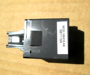 2010-2012 FORD FUSION CENTER DASH PASSENGER SRS WARNING /OFF LIGHT 9E53-14B418 - Picture 1 of 3