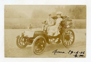 Carte-Photo . Ancienne Automobile . Voiture avec chauffeur - Picture 1 of 2