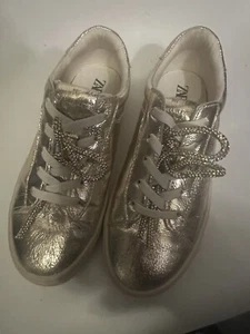 ZARA Shoes Youth 3.5 Lace Up Low Top Metallic Bow Sneakers Gold Faux Leather - Picture 1 of 14