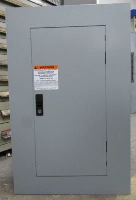 😃 GE 225 AMP MAIN LUG PANELBOARD 208Y/120 VAC 3Ø 18 CIRCUIT AQF3122MTY / AF31S - Image 1 of 4
